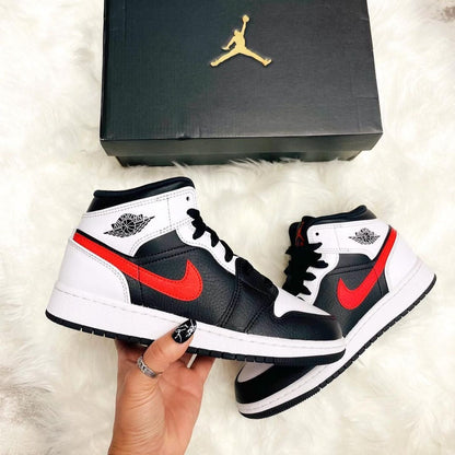 Air Jordan 1 Mid 'Chile'