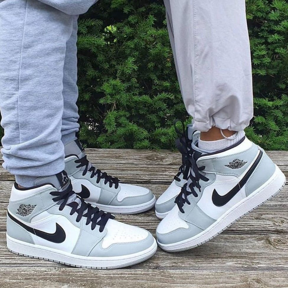 Air Jordan 1 Mid 'Light Smoke Grey'